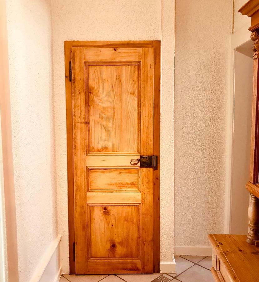 Appartement 1Bijou La Chaux De Fonds Bagian luar foto