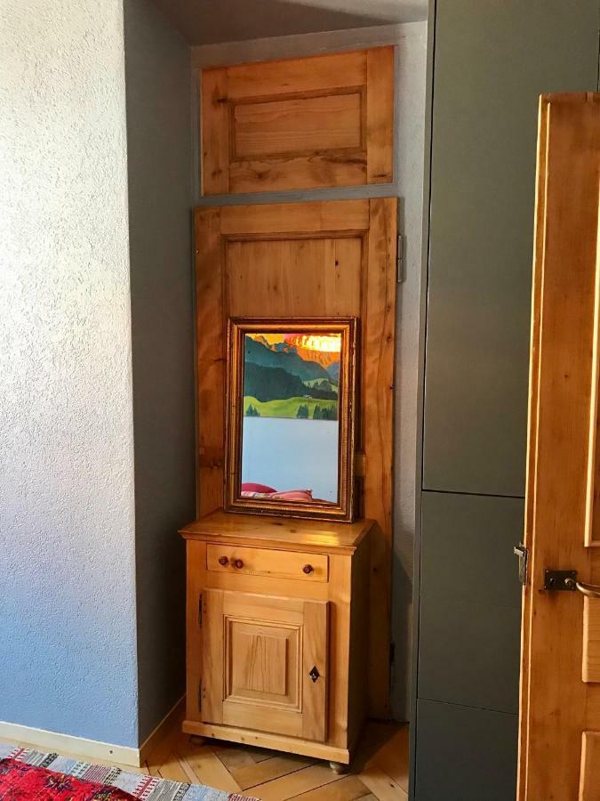 Appartement 1Bijou La Chaux De Fonds Bagian luar foto