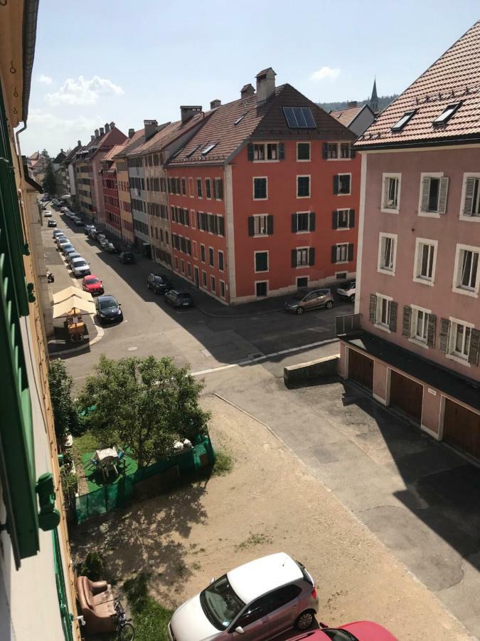 Appartement 1Bijou La Chaux De Fonds Bagian luar foto